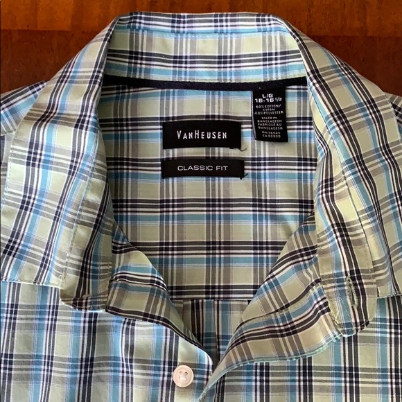 Van Heusen Other - 🐳 Classic Fit Short Sleeve Shirt - Like New 🐳